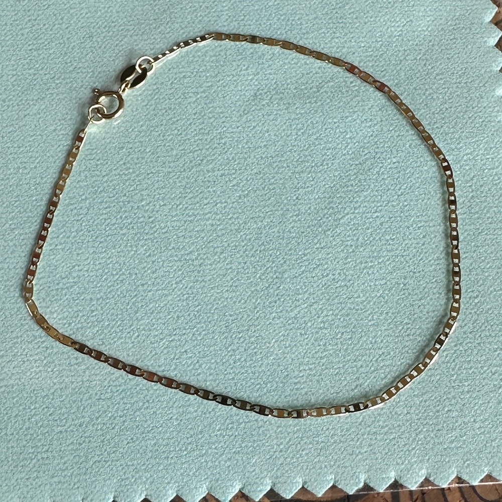 NEW 10k gold dainty “Gucci link” bracelet 7”